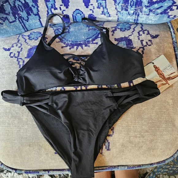 NWT Black 2 Piece Bikini Size L Sandy Beach Swimwear Vacation Travel Pool - Picture 10 of 10